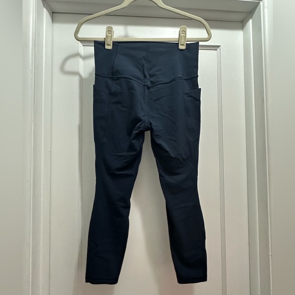 ATHLETA Salutation Stash 7/8 Leggings Navy - Picture 2 of 4